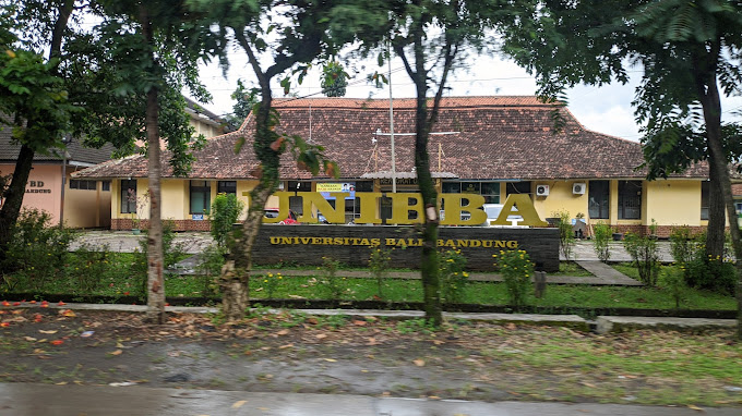 Universitas-Bale-Bandung