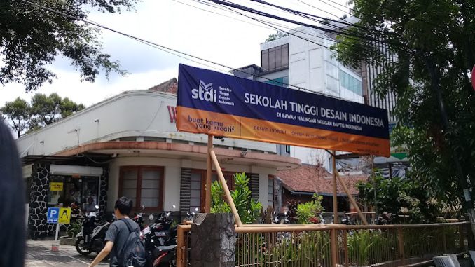 SEKOLAH TINGGI DESAIN INDONESIA,