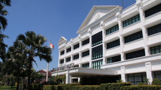 Universitas Presiden 6