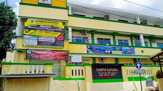 Sekolah Tinggi Ilmu Kesehatan Raflesia,