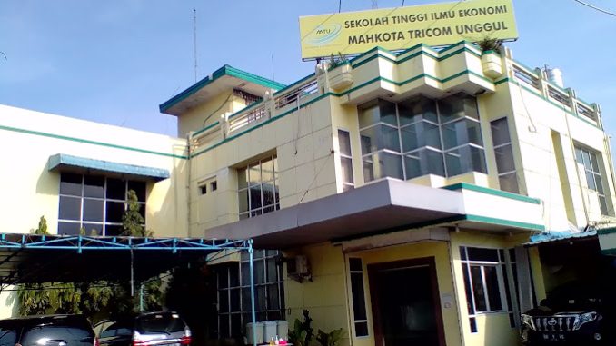 Universitas Mahkota Tricom Unggul